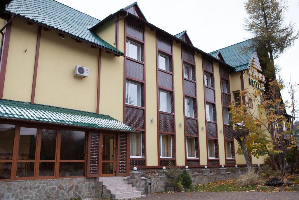 Ялинка Готель Vyshkiv Zewnętrze zdjęcie