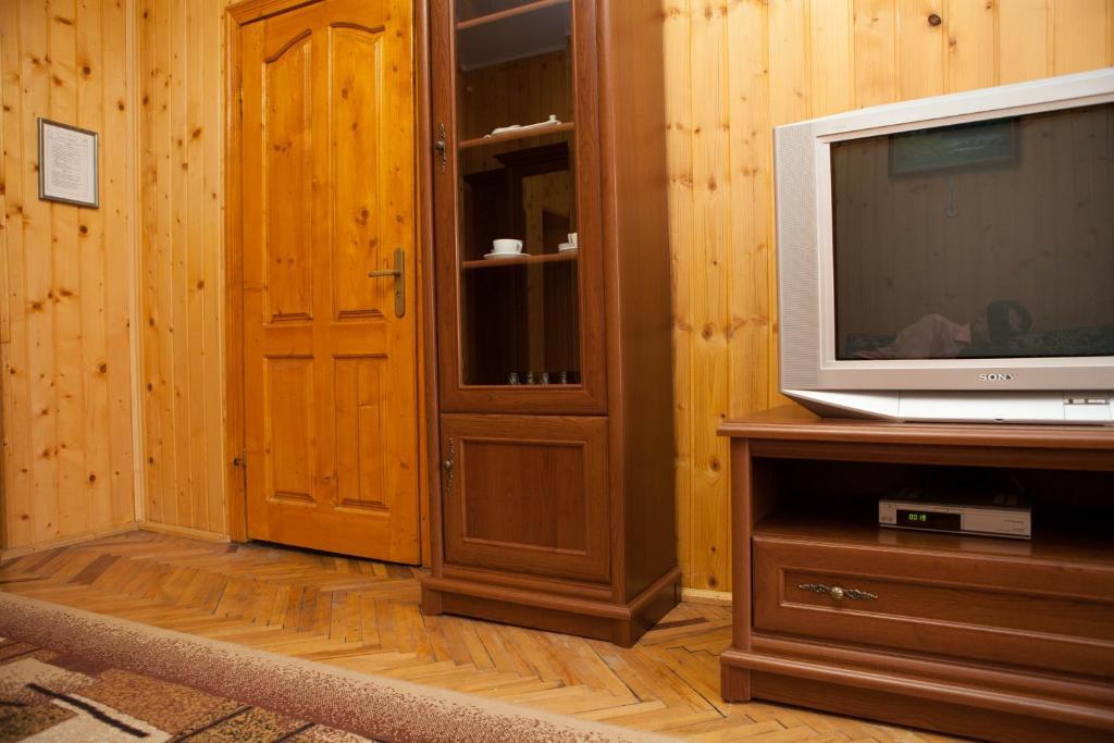 Ялинка Готель Vyshkiv Zewnętrze zdjęcie