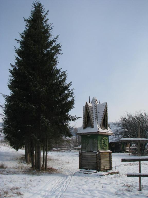 Ялинка Готель Vyshkiv Zewnętrze zdjęcie